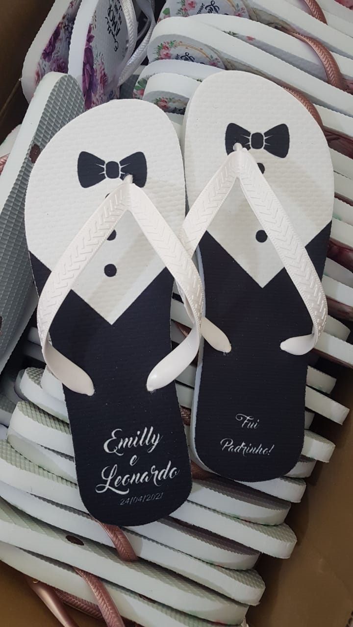 Chinelos personalizados para padrinhos feitos pela Ideal Chinelos